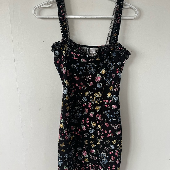 🌲5/$20🌲Cocktail floral party dress - Picture 3 of 4